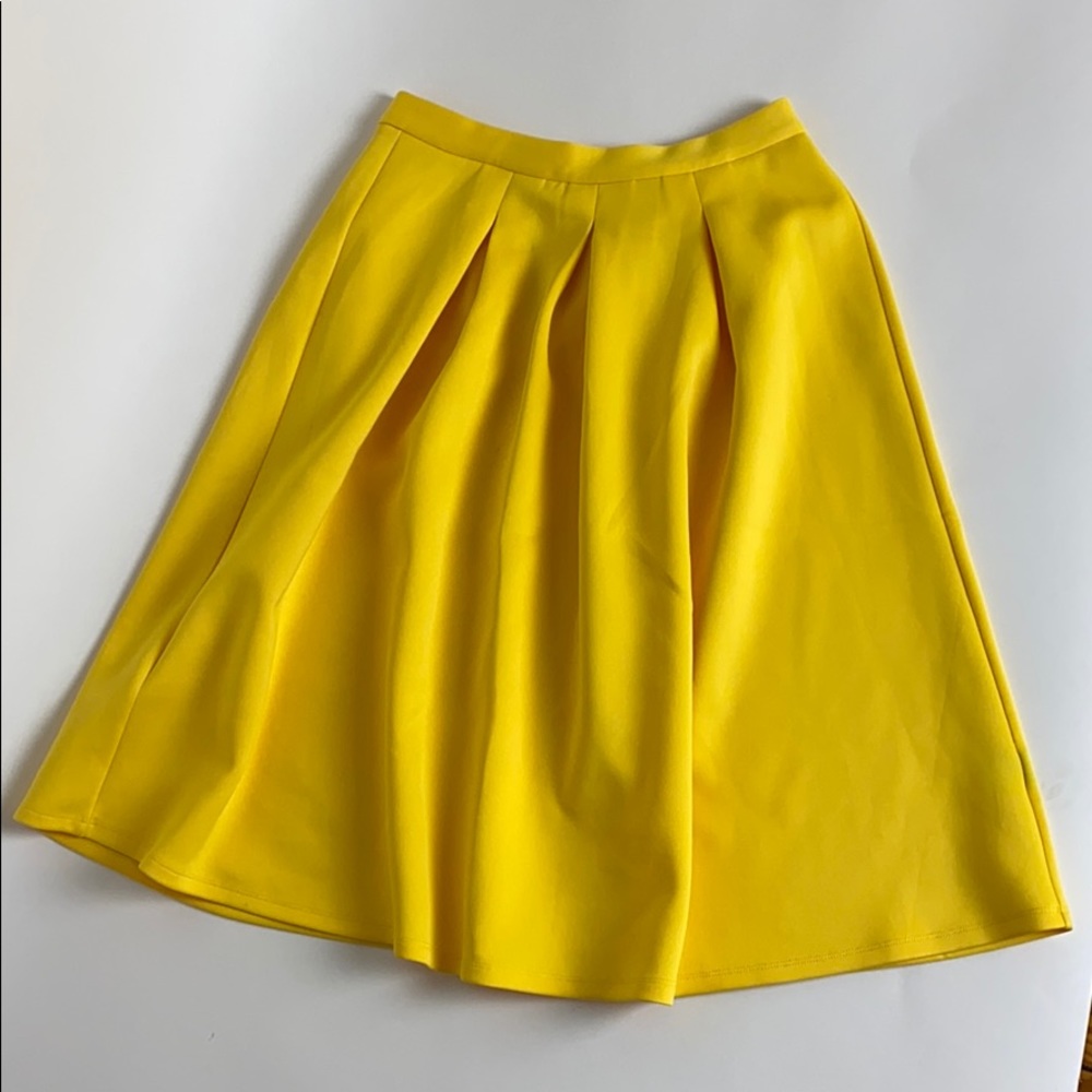 Midi yellow gorgeous skirt